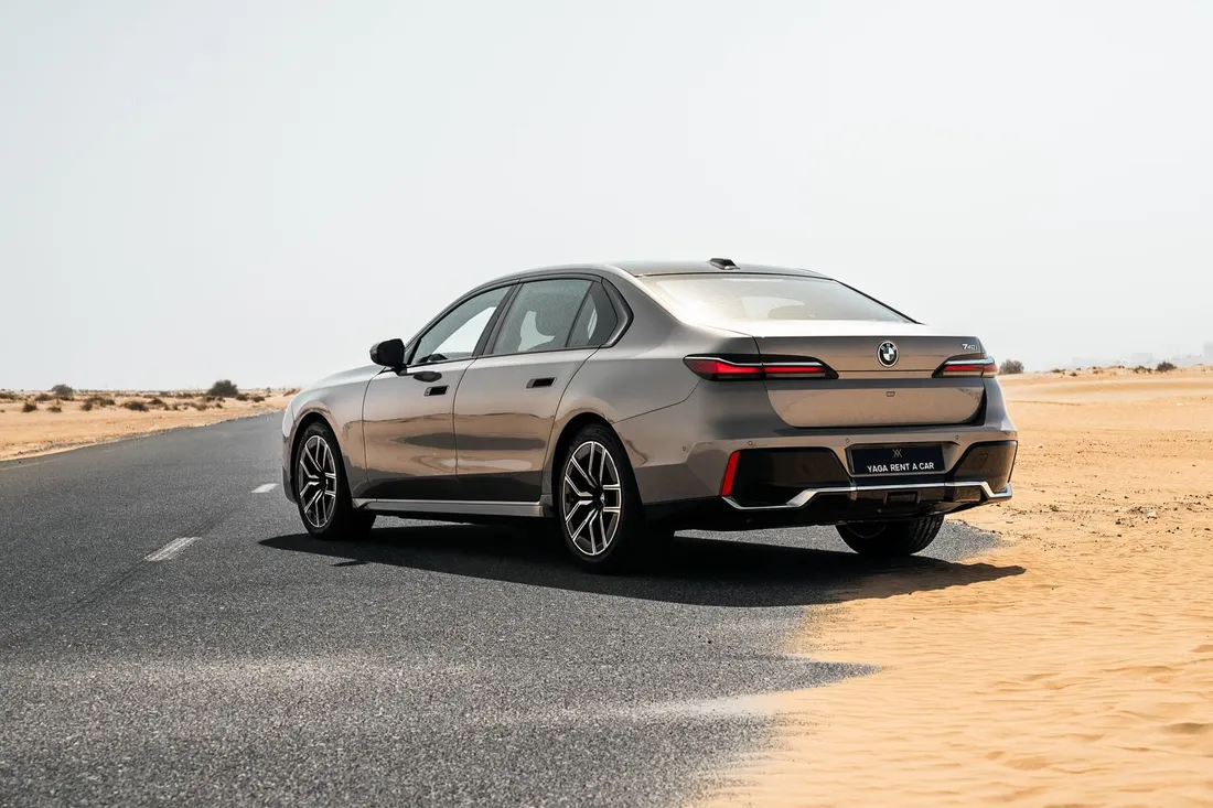 BMW 740i